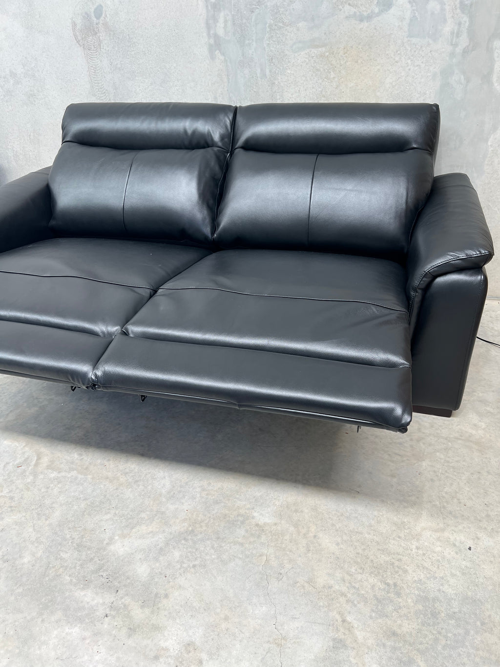 ESSEN 3 Seater Leather Electric Recliner